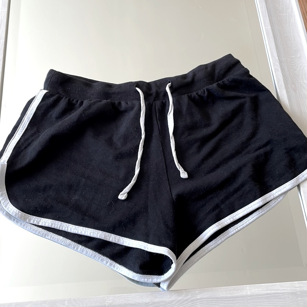 COMFY BLACK SHORTS